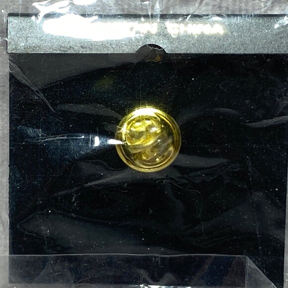 Ariko Merry Christmas Panda Bear Enamel Lapel Pin 2001 - Picture 3 of 4